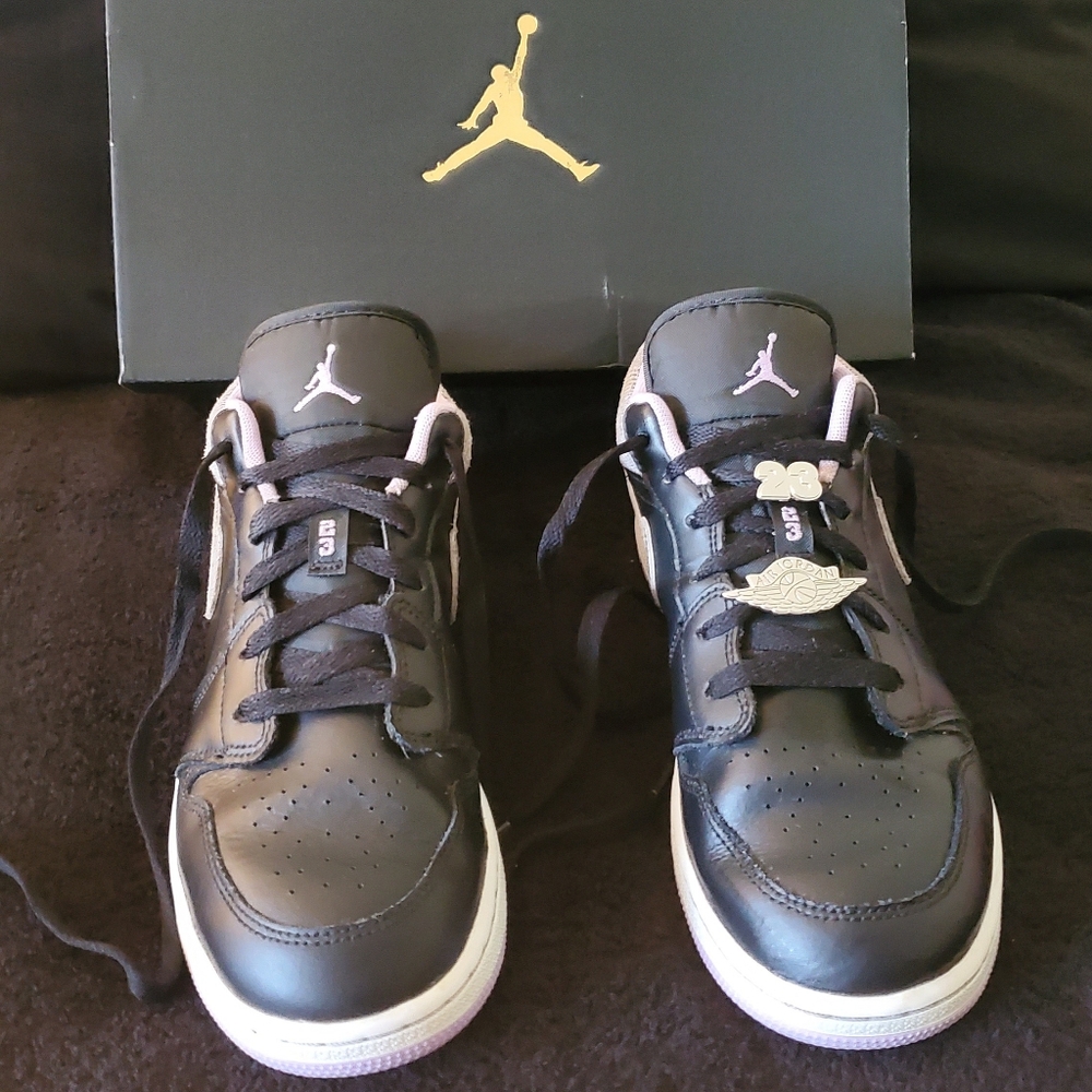 Nike Air Jordan 1 Low SE (GS)